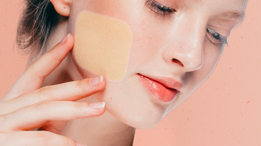 Adesivo hidrocolóide promete acelerar cura de espinhas e limpeza de cravos