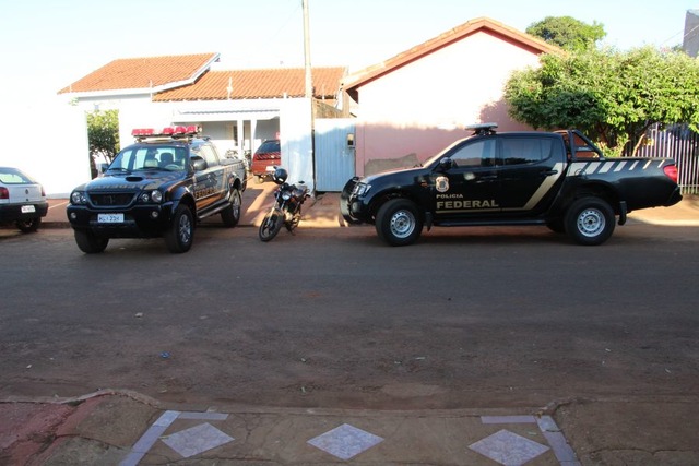 Policia Federal deflagra ‘Operação Fox’ em Nova Alvorada do Sul, Dourados e Mundo Novo Policia Federal realizando busca e apreensão em Nova Alvorada do Sul. Foto Rone Cezar Leal