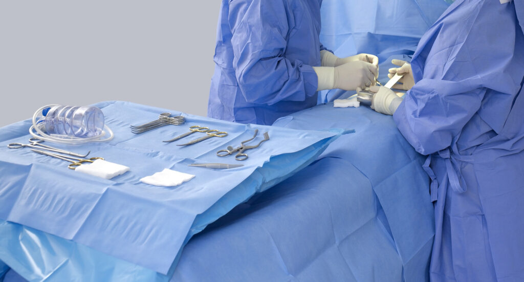 União e Estado do Paraná devem pagar materiais para cirurgia de crânio em bebê pelo SUS União e Estado do Paraná devem pagar materiais para cirurgia de crânio em bebê pelo SUS