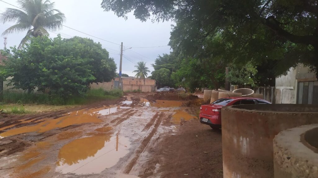 Moradores do Nova Campo Grande vivem o drama de obra mal planejada pela prefeitura