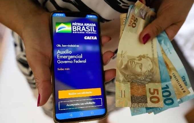 Auxílio emergencial: Caixa paga última parcela a aniversariantes em novembro