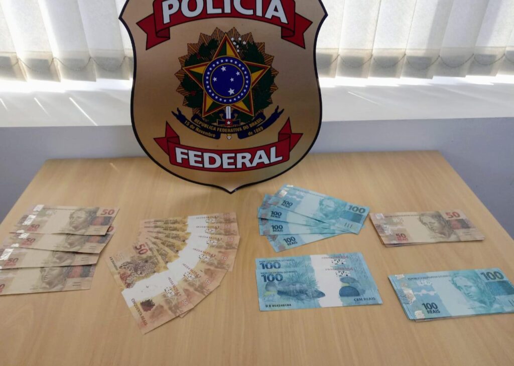 Polícia Federal prende homem que adquiriu cédulas falsas em redes sociais