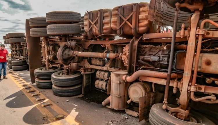 Mãe e filho morrem após serem arremessados de carreta que tombou na BR-163 Foto Ilustrativa.(Marcos Ermínio, Midiamax)