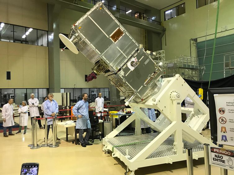 Produzido 100% no Brasil, satélite Amazonia-1 entrará em órbita dia 28 © Divulgação/Inpe