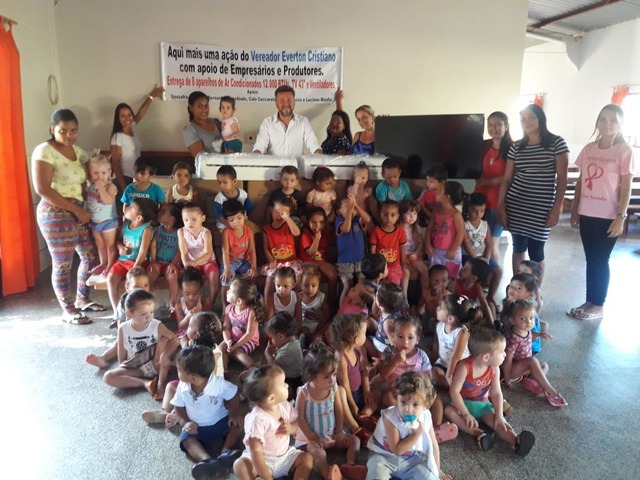Com apoio de empresários Vereador Éverton Cristiano faz entrega de aparelhos de Ar Condicionado para Creche em Rio Brilhante Com apoio de empresários Vereador Éverton Cristiano faz entrega de aparelhos de Ar Condicionado para Creche em Rio Brilhante