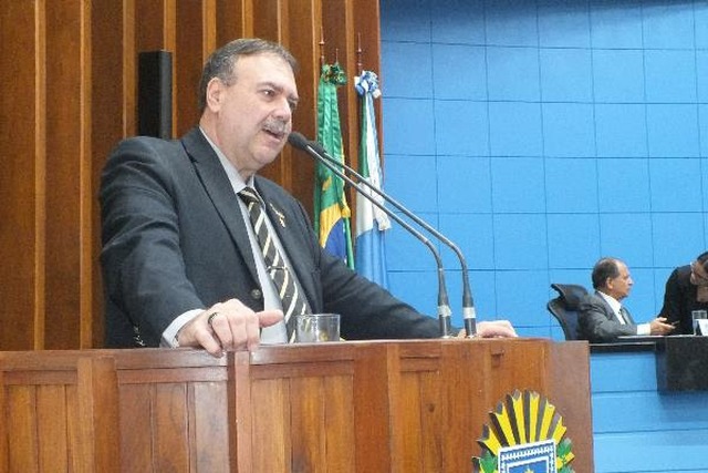 Dr. Paulo Siufi usa tribuna para ressaltar importância da classe farmacêutica no Estado
