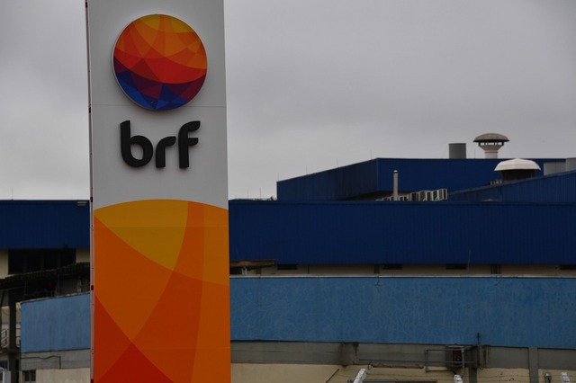 2 frigoríficos do MS estão proibidos de exportar frango para a União Europeia 2 frigoríficos do MS estão proibidos de exportar frango para a União Europeia