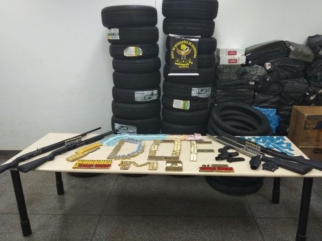 Armas e munições de uso restrito são apreendidos em comércio de MS Armas e munições de uso restrito são apreendidos em comércio de MS