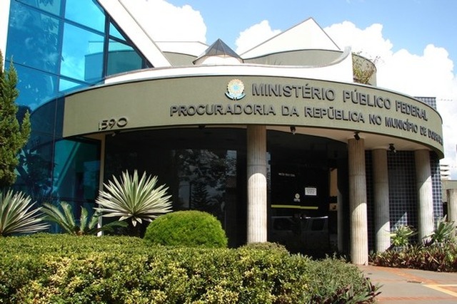 Após 4 anos “investigados” pelo Ministério Público por compra de 200 toneladas de farinha permanecem impune Após 4 anos “investigados” pelo Ministério Público por compra de 200 toneladas de farinha permanecem impune