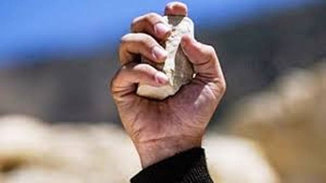 Acusados de matar vítima a pedradas são condenados em mais de 55 anos de prisão Acusados de matar vítima a pedradas são condenados em mais de 55 anos de prisão