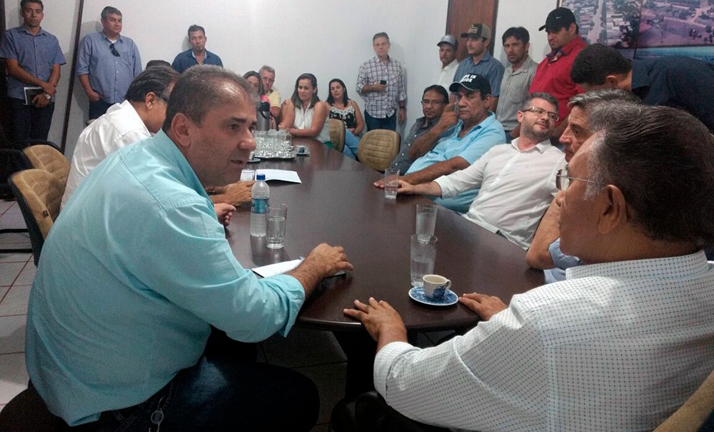 Odilon visita Ivinhema, Angélica e Novo Horizonte do Sul Odilon se reuniu com a equipe do prefeito Marcílio para debater as principais reivindicações de Novo Horizonte do Sul