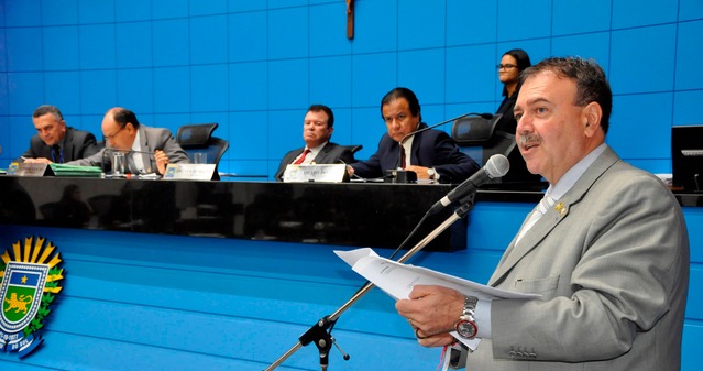 Deputado Dr. Paulo Siufi quer ampliar rol de prioritários para vacina contra H1N1 Deputado Dr. Paulo Siufi quer ampliar rol de prioritários para vacina contra H1N1