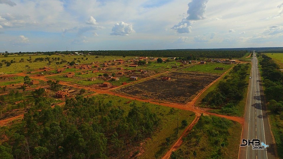 Loteamento em área do INCRA possui 14 pontos de energia elétrica “privilegiados” autorizados pela Energisa Vista aérea do loteamento as margens da BR 267 no Distrito PANA