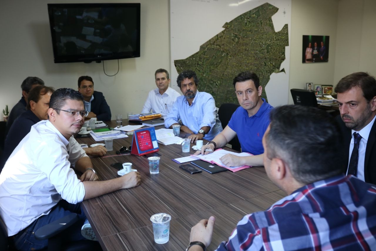 Vereador e secretários discutem projeto que irá permitir parcelamento de ITBI