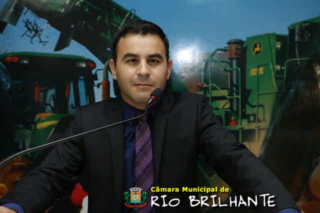 Prefeitura tem dinheiro no caixa do DENATRAN que pode ser aplicadas no município, afirma o vereador Adão