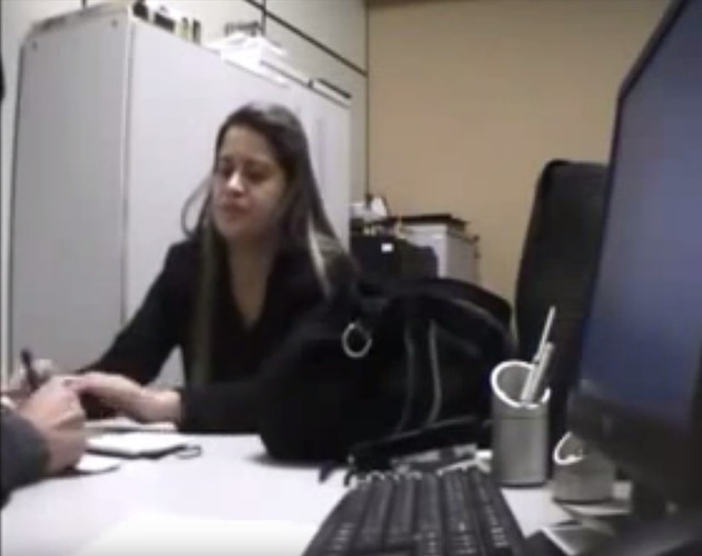 Ex-funcionária pública filmada recebendo propina é condenada a 5 anos de prisão Ex-funcionária pública filmada recebendo propina é condenada a 5 anos de prisão