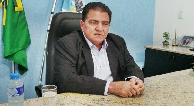 Prefeito vai à Polícia após ser barrado em ponto de bloqueio de caminhoneiros
