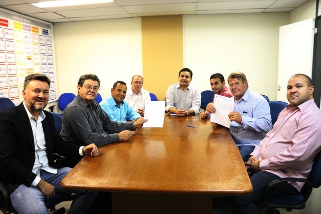 Prefeitura de Rio Brilhante recebe doação de equipamentos do Hospital Regional Prefeitura de Rio Brilhante recebe doação de equipamentos do Hospital Regional