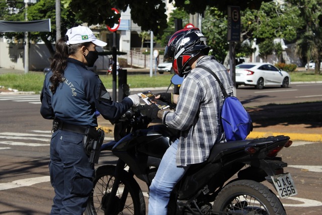 Médicos e policiais fazem mobilização sobre novas regras de trânsito