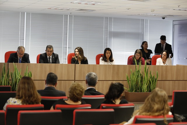 Campanha discute melhores condições para grávidas Campanha discute melhores condições para grávidas