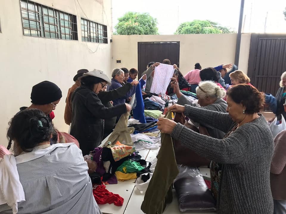 Após entrega de cobertores arrecadados em campanha do agasalho, vereador lança campanha para arrecadar artigos esportivos