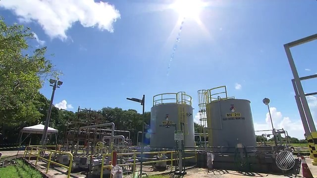 Cratera misteriosa na Bahia aumentou quase 3 metros em 7 dias Buraco se formou em área usada por multinacional americana para extrair salmora (Foto: Reprodução/TV Bahia)