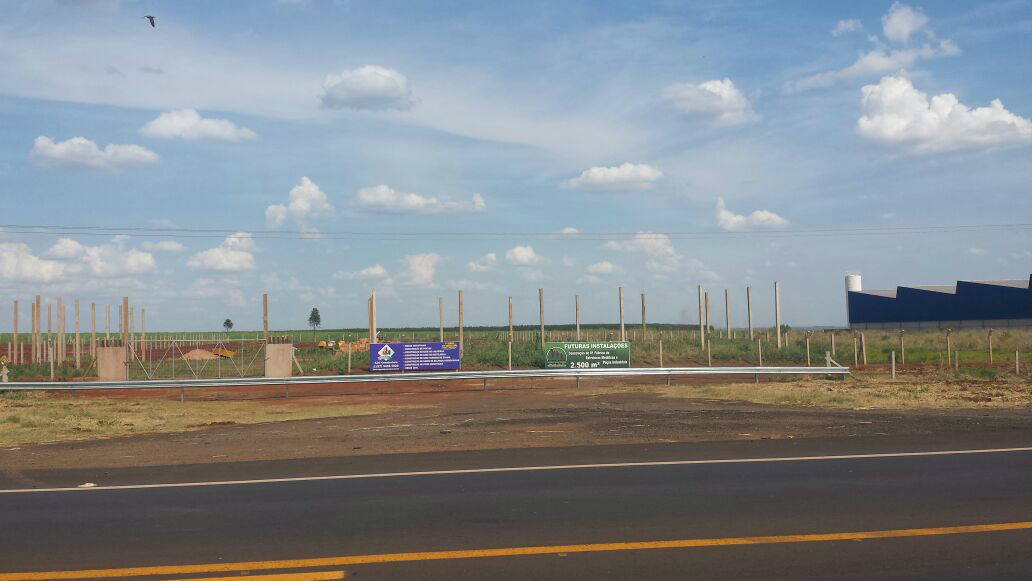 Vista da BR 163 é possível ver toda a frente do empreendimento. Foto Leandro Medina