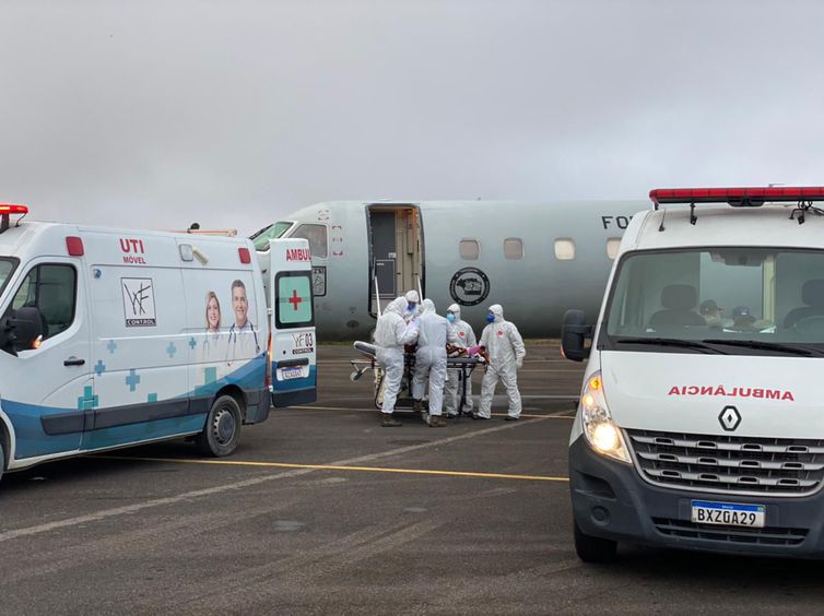 Manaus: familiares buscam cilindros de oxigênio para salvar pacientes © Divulgação/Força Aérea Brasileira (FAB)