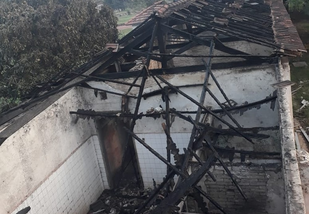 Galpão da antiga Rede Ferroviária de Campo Grande pega fogo Galpão da antiga Rede Ferroviária de Campo Grande pega fogo