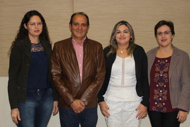 Prefeito Arlei Barbosa empossa nova diretoria e membros do PREVNAS