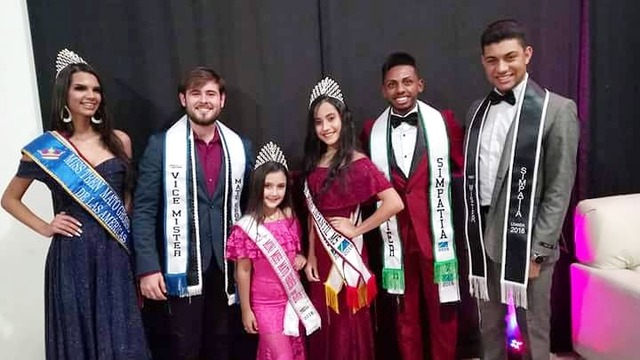 Phaullo Mendes Mister Distrito Pana e Mister Simpatia MS 2018 representa Nova Alvorada do Sul em concurso de Nova Andradina Miss Latina das Américas do MS Eduarda Letícia, Mister Nova Andradina 2018 Murilo Garbelini, Mini Miss MS Paola Nascimento, Vice-Miss Infantil MS Nivia Magalhães, Mister Simpatia MS Phaullo Mendes e Mister Simpatia Loanda PR Alex Junior