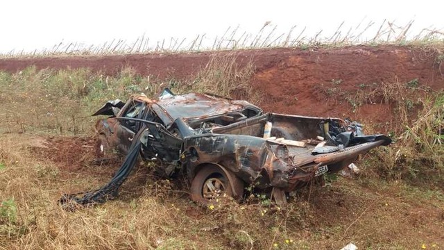 Homem tenta fugir da polícia e capota veículo carregado com maconha em Dourados Veículo carregado com maconha capotou em Dourados - Crédito: Osvaldo Duarte