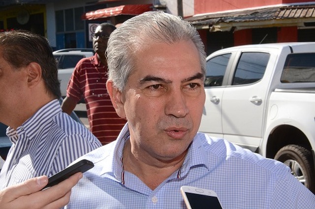 Governador acusa promotor de vazar investigação para o PCC Azambuja acusa o representante do MPMS de vazar inquéritos e tramar contra ele - Foto: Bruno Henrique / Correio do Estado