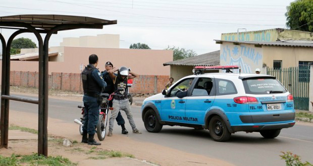 Abordagem Policial Abordagem policial (foto divulgação/PMMS)