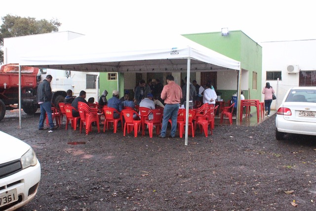 Presidente da comissão de regularização fundiária fala sobre os avanços no processo de regulamentação do Distrito Pana e região Moradores do lote 01 comparecem para fazer o cadastro e tirar duvidas na sede da Subprefeitura do Distrito Pana. Foto Assessoria de Comunicação.