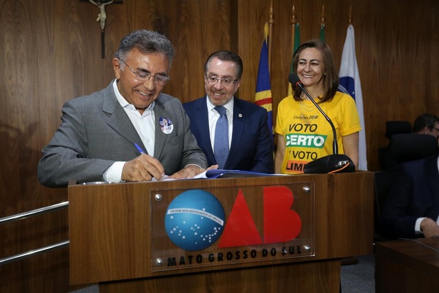 OAB-MS: Odilon assina pacto para combater corrupção no governo do Estado