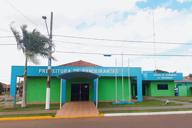 Professores da rede municipal de Bandeirantes cobram do Município cumprimento do piso nacional e organizam paralisação Professores da rede municipal de Bandeirantes cobram do Município cumprimento do piso nacional e organizam paralisação
