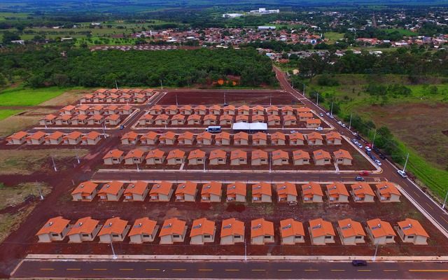 “Esperas de até 15 anos chegaram ao fim”, afirma Reinaldo Azambuja