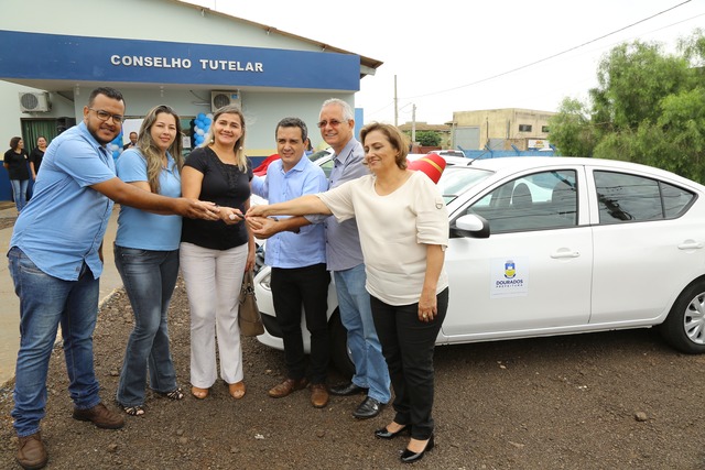 Prefeitura entrega veículos novos no Conselho Tutelar Prefeitura entrega veículos novos no Conselho Tutelar