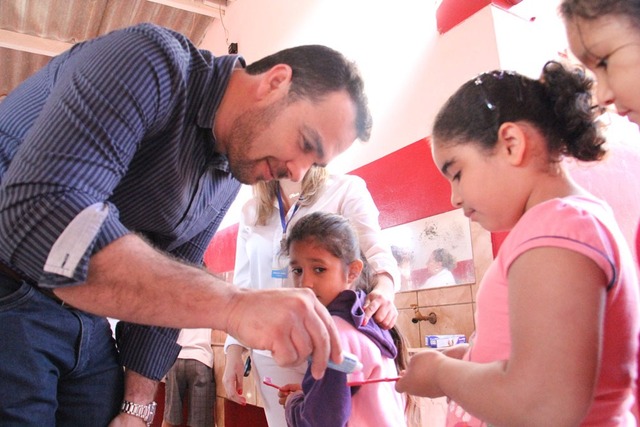 Compra de farinha vira escândalo e juiz bloqueia bens por desvio de dinheiro da merenda Juvenal Neto é acusado de desviar dinheiro destinado à merenda escolar por meio de compra de 105 mil quilos de farinha para atender 3,4 mil estudantes (Foto: Arquivo)