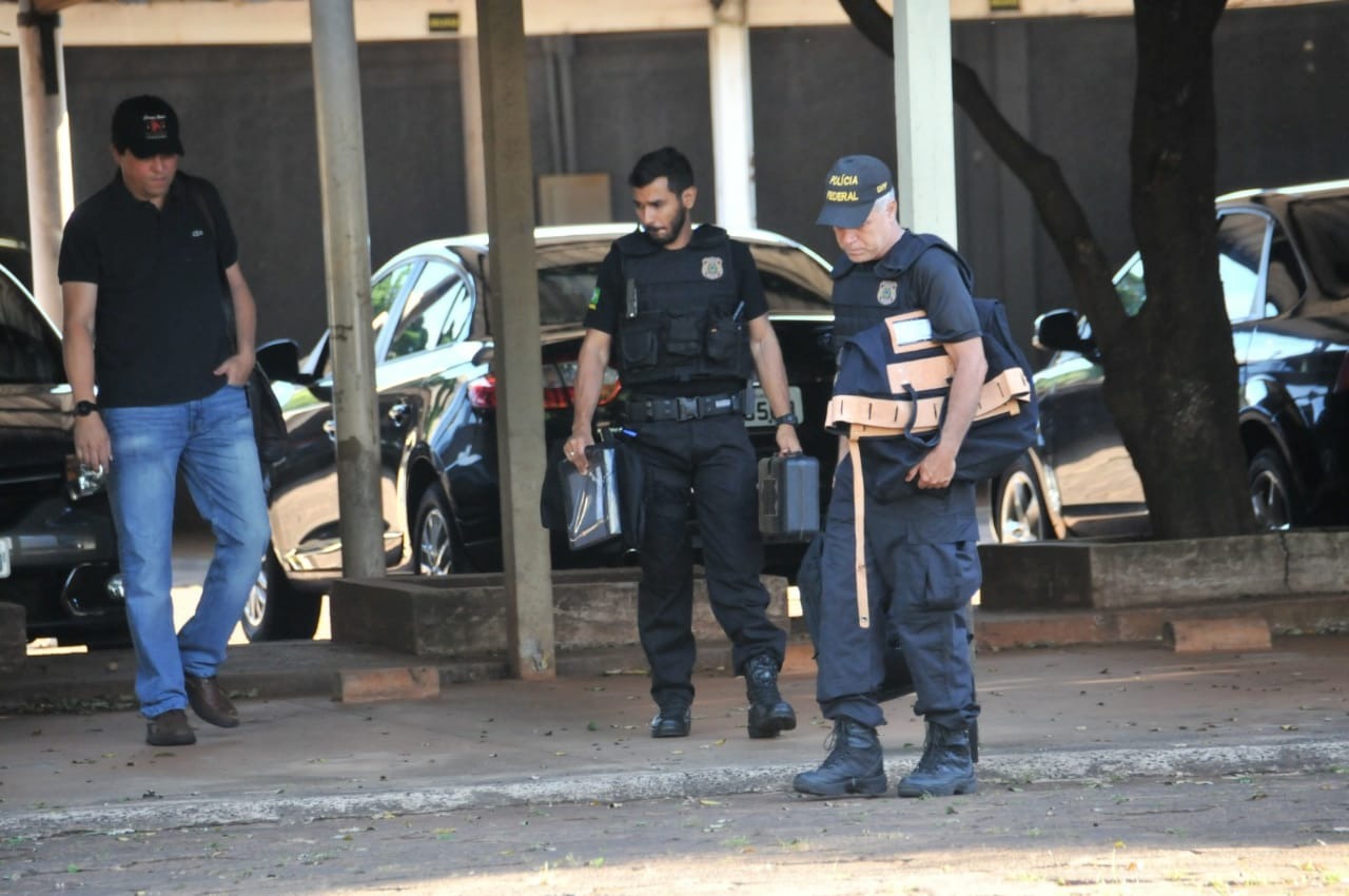 PF cumpre 29 mandados na sexta fase da Operação Lama Asfáltica PF cumpre 29 mandados na sexta fase da Operação Lama Asfáltica