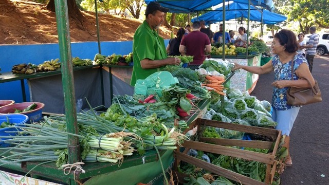 Com feira orgânica prefeitura estimula consumo de alimentos saudáveis Com feira orgânica prefeitura estimula consumo de alimentos saudáveis