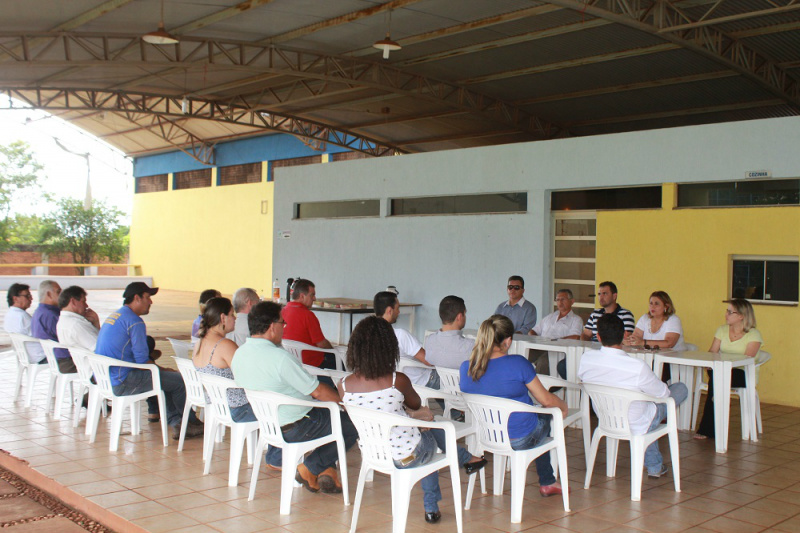 Prefeito Neto reúne com equipe de governo