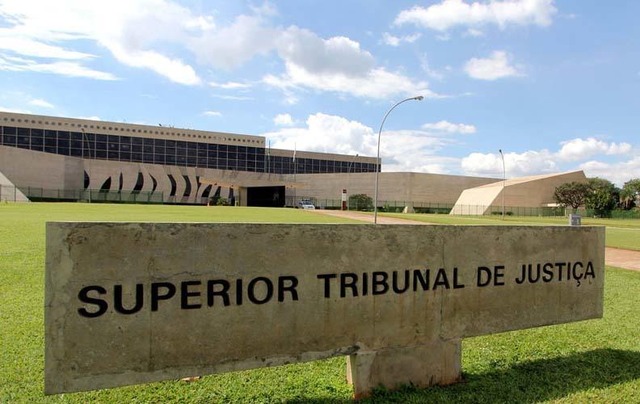 STJ determina recebimento de denúncia e quatro servidores estaduais tornam-se réus em ação penal STJ determina recebimento de denúncia e quatro servidores estaduais tornam-se réus em ação penal
