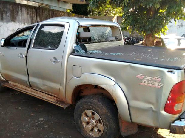 Veículo foi apreendido e levado para delegacia em MS (Foto: José Aparecido / TV Morena)
