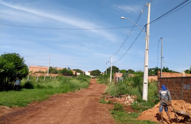 Após pedido de Otávio Trad, Prefeitura instala braços de luz no bairro Nossa Senhora Aparecida Após pedido de Otávio Trad, Prefeitura instala braços de luz no bairro Nossa Senhora Aparecida