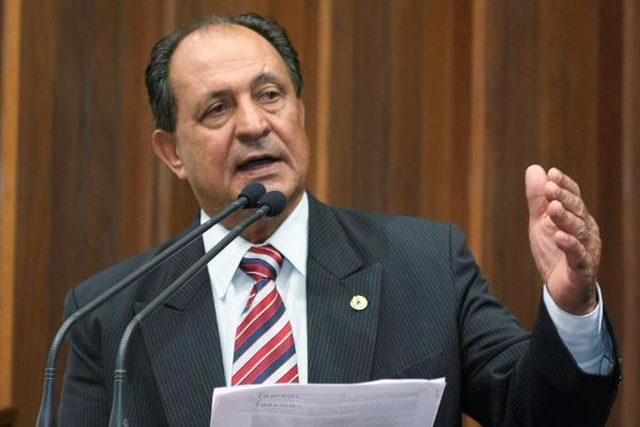 "Grupo dos dez" fecha apoio a Zé Teixeira, na AL "Grupo dos dez" fecha apoio a Zé Teixeira, na AL