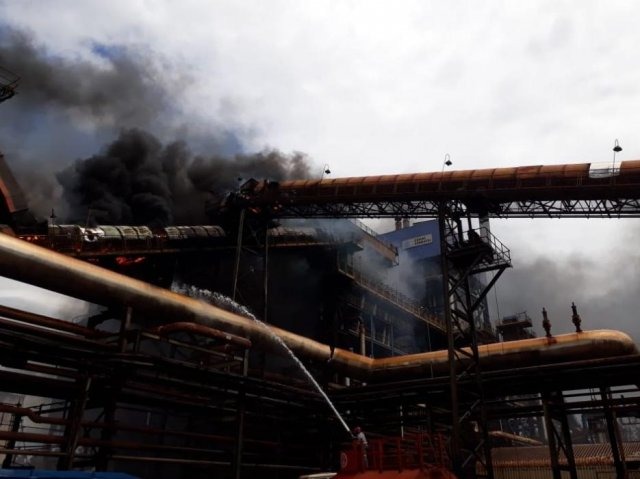 Fogo em usina assusta funcionários e chamas são contidas por brigadistas Incêndio em usina foi contido por brigadista da própria empresa