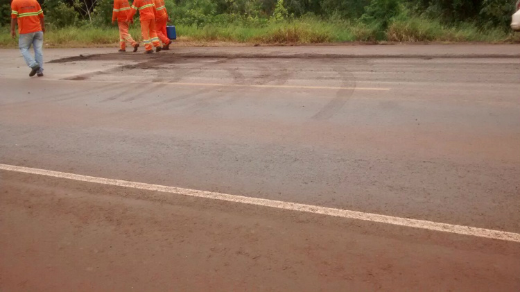 Nova Alvorada do Sul Acidente por falta de Sinalização Sinais da Manobra de forma irregular que provocou a colisão