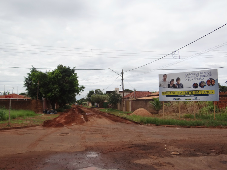 Secretaria de Obras e Infraestrutura Iniciaram os trabalhos de preparação das ruas do Bairro Jardim Eldorado, próximas ao Hospital Municipal Francisca Ortega